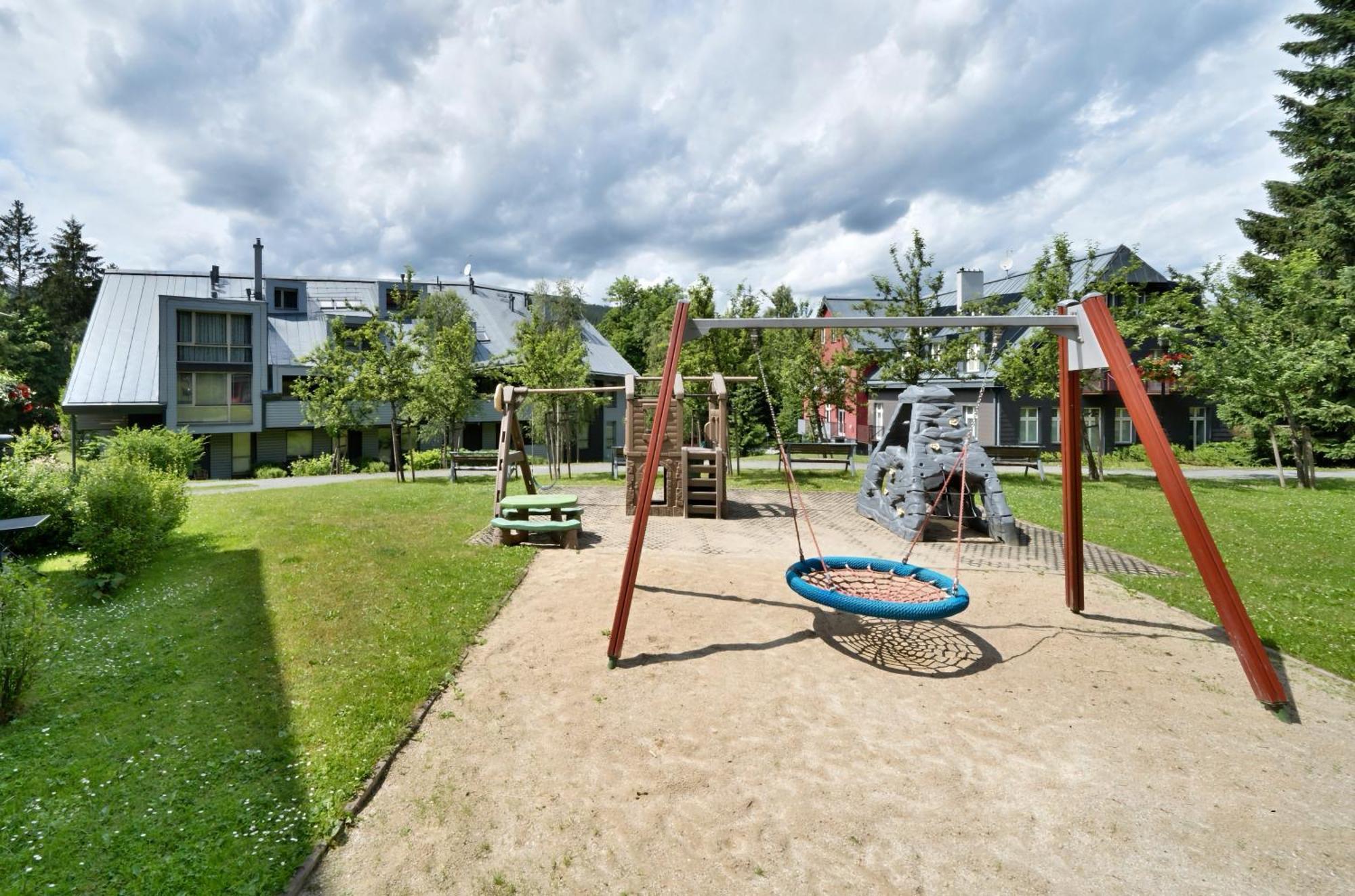 WELLNESS APARTMÁN RESIDENT HARRACHOV C208, 1KK s kuchyní, balkonem, uvítacím balíčkem a multimediálním centrem, PlayStation 5, O2 TV, Netflix, Disney plus Exterior foto